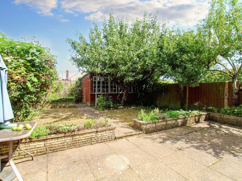 2 bed detached house for sale in Spencer Road, Thornhill Park SO19, £325,000