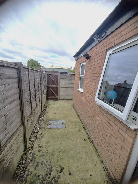 3 bed terraced house for sale in Trunnah Road, Thornton FY5, £130,000