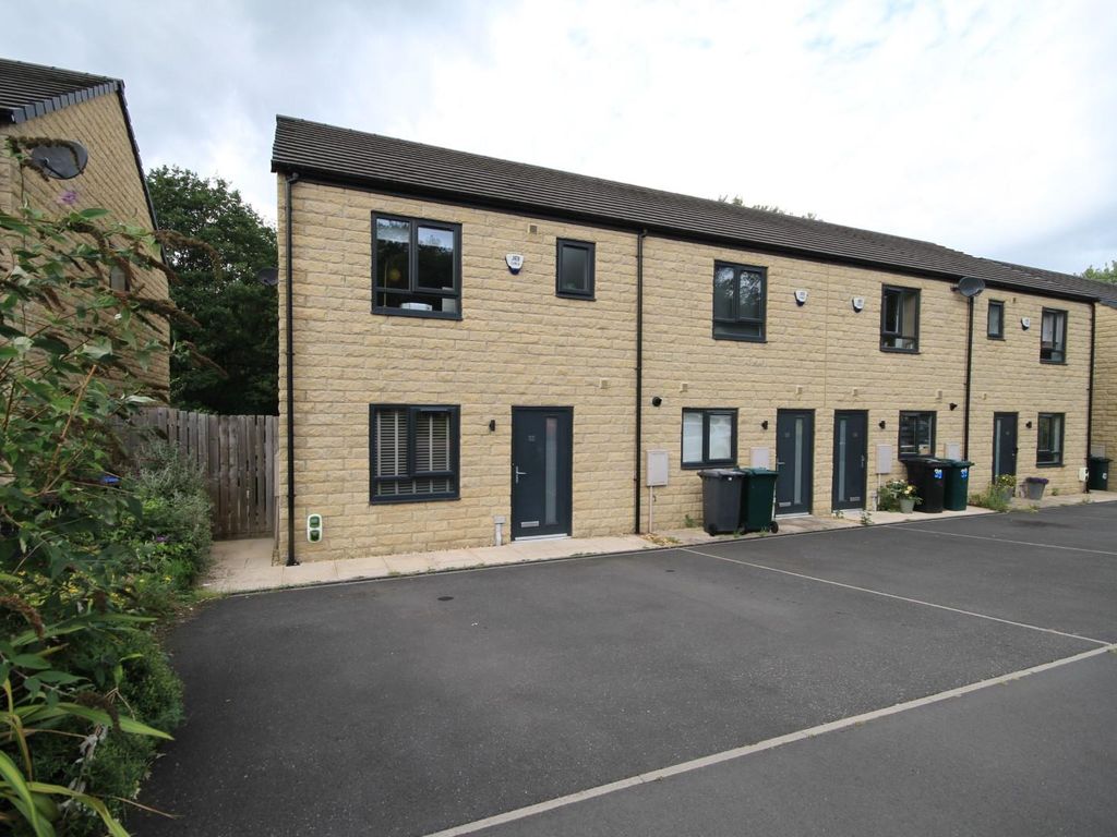 3 bed town house for sale in Beck View Way, Shipley BD18, £199,950