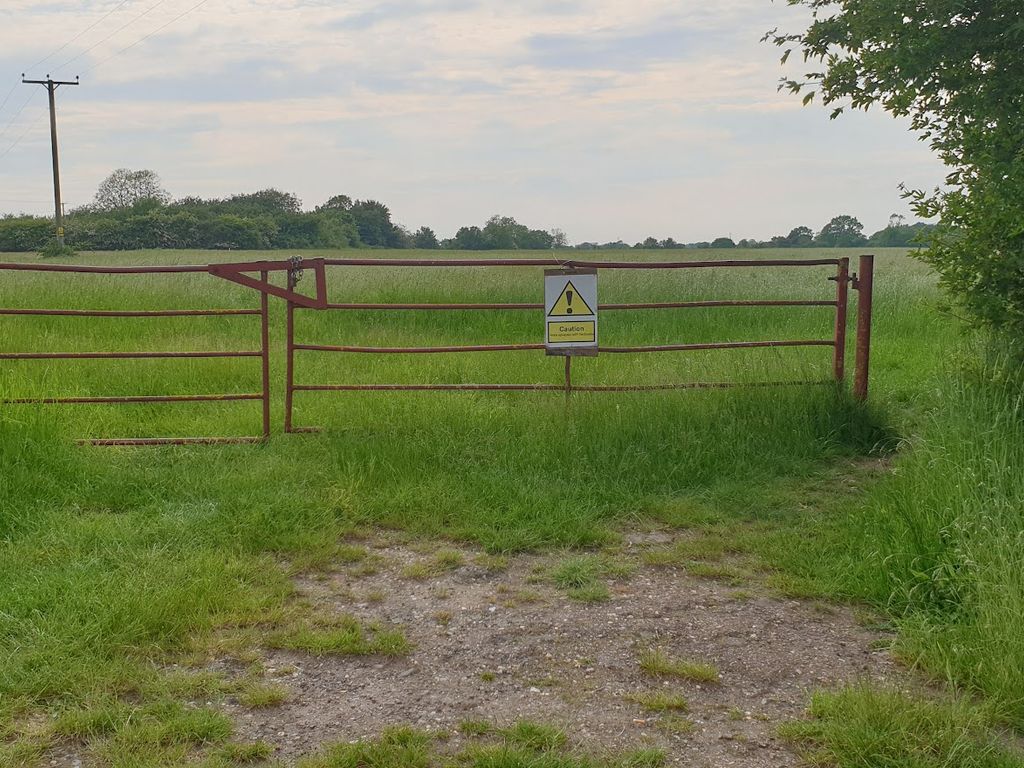 Land for sale in Hall Lane, Diss IP21, £6,800