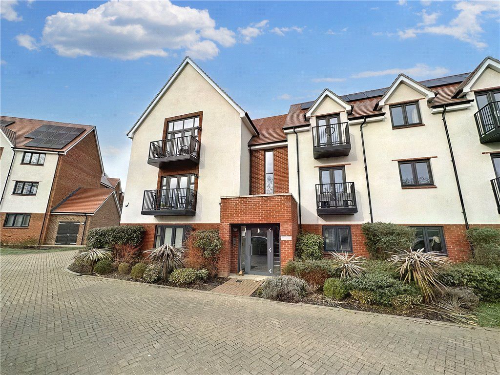 2 bed flat for sale in Besgrove House, 6 Glover Crescent, Arborfield Green RG2, £155,000
