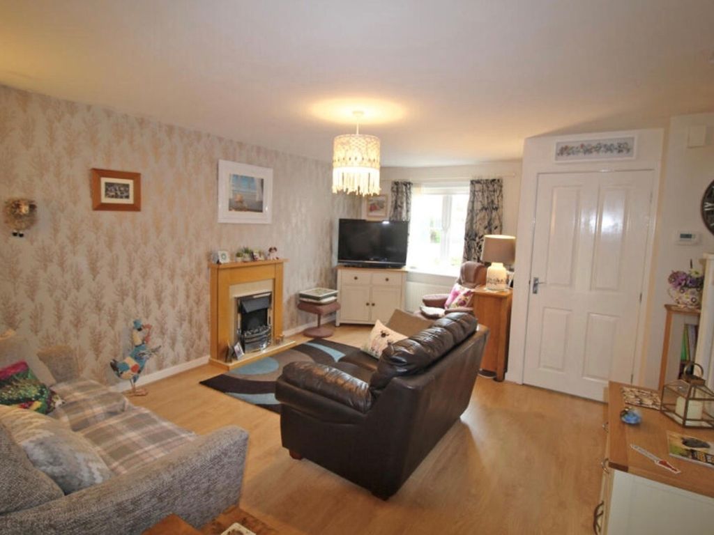 3 bed town house for sale in Samian Close, Worksop S81, £175,000