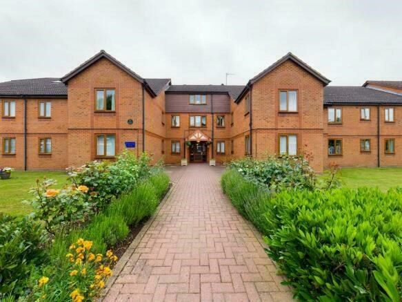 2 bed flat for sale in Osborne Road, Coventry CV5, £129,950