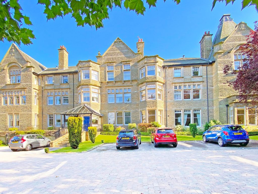 1 bed flat for sale in Chapman House, Chapman Square, Harrogate HG1, £280,000