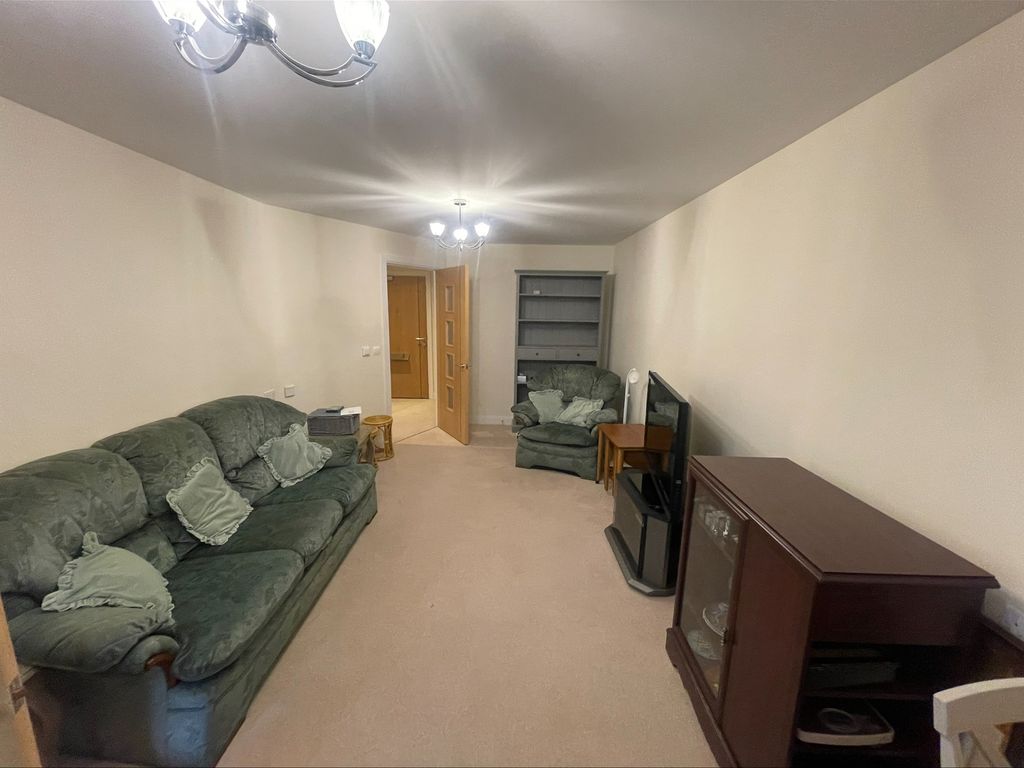 1 bed flat for sale in Norfolk Road, Edgbaston, Birmingham B15, £90,000