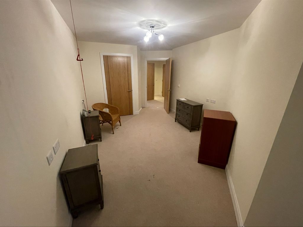 1 bed flat for sale in Norfolk Road, Edgbaston, Birmingham B15, £90,000