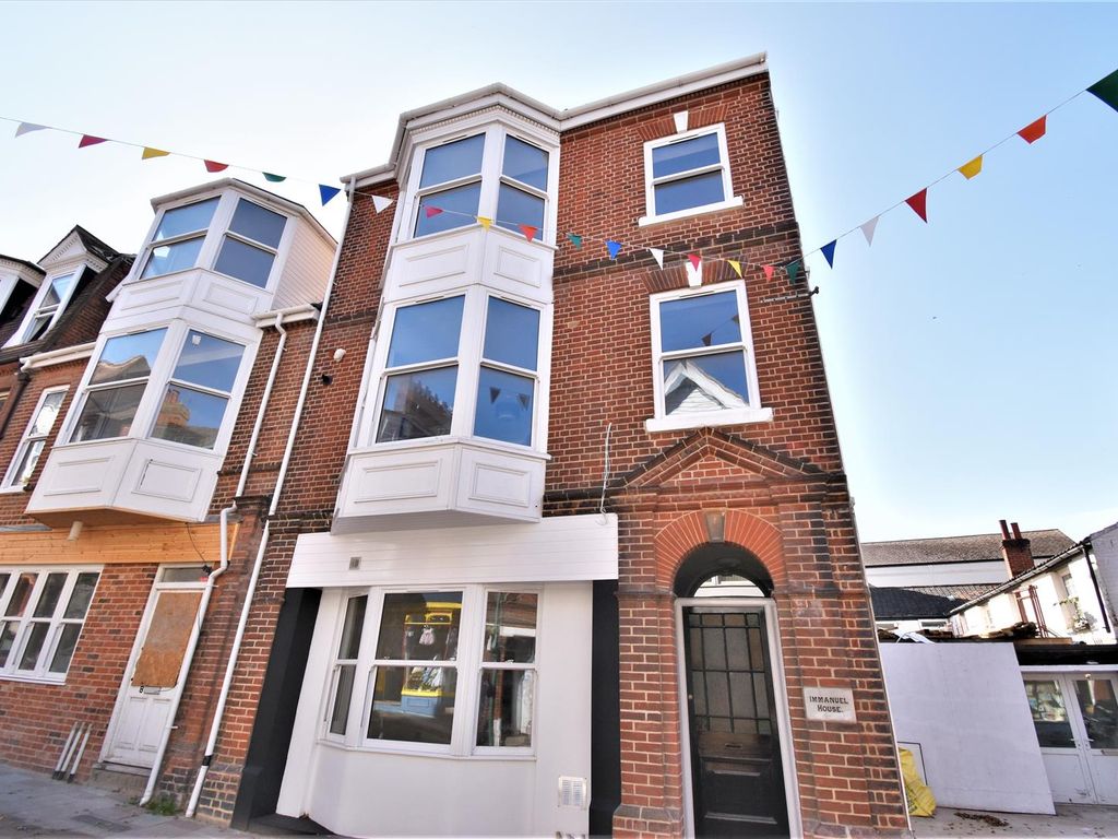1 bed property for sale in Bond Street, Cromer NR27, £140,000
