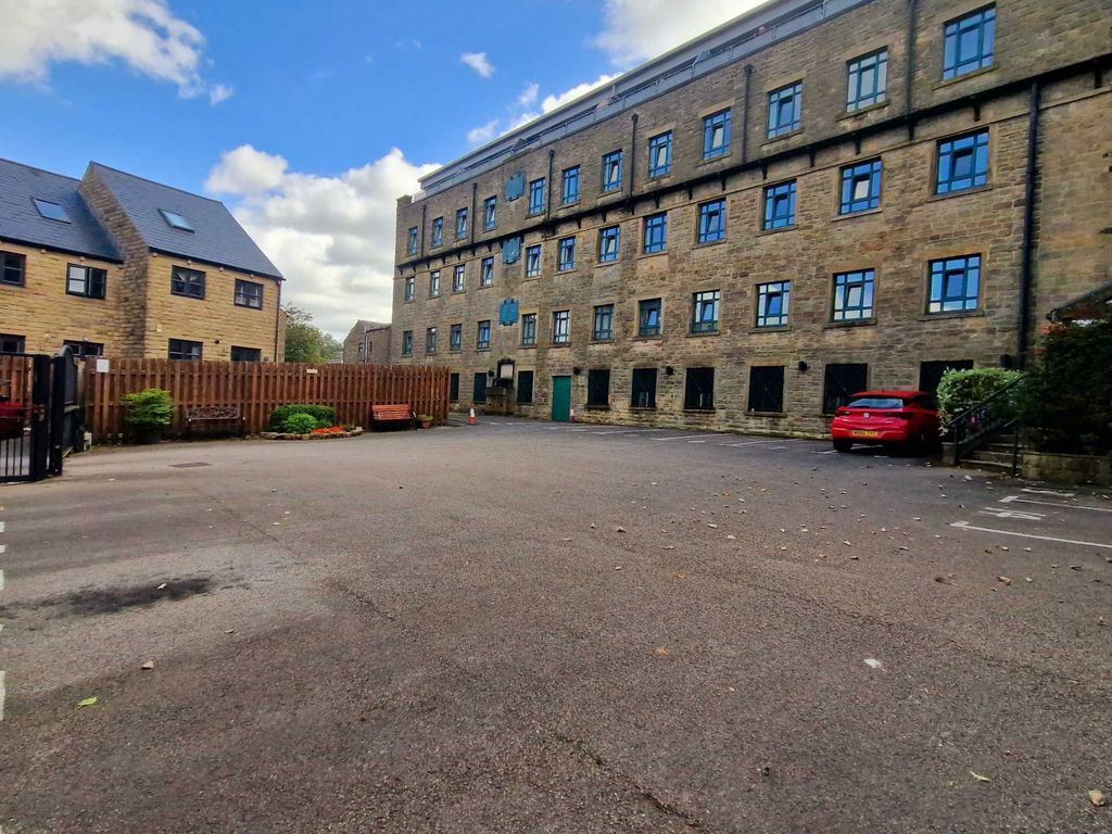 2 bed flat for sale in Acorn Mill, Lees OL4, £130,000