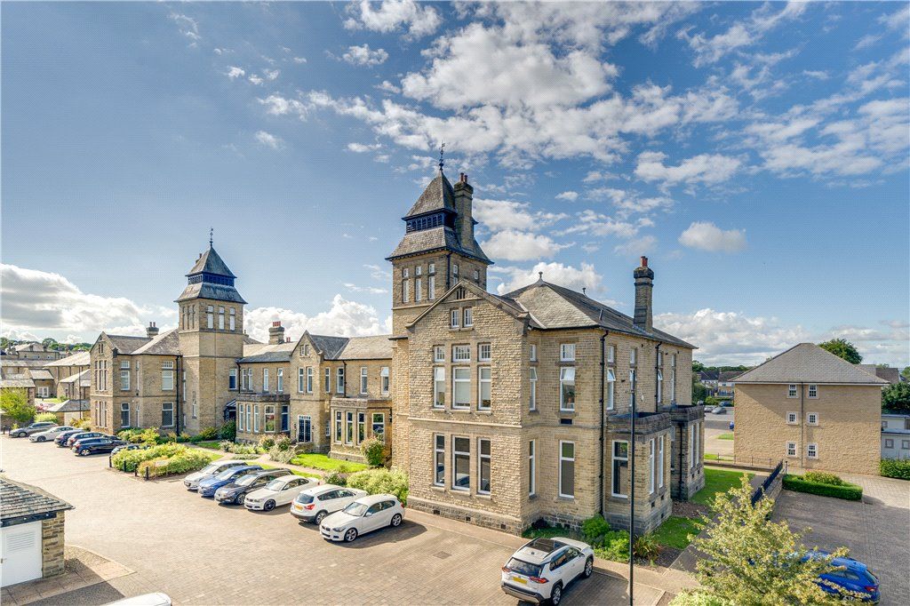 1 bed flat for sale in Clifford Drive, Menston, Ilkley, West Yorkshire LS29, £165,000