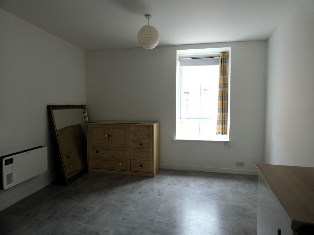 3 bed flat for sale in Dee Street, Aberdeen AB11, £120,000