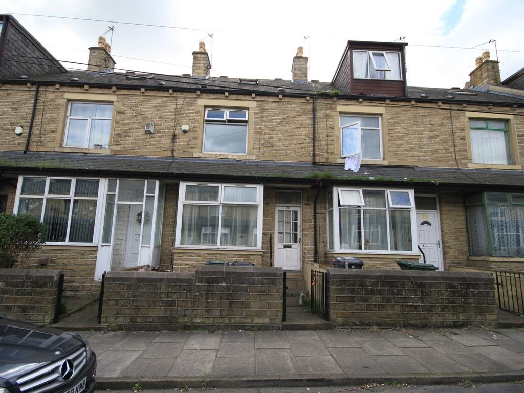 3 bed terraced house for sale in Evelyn Avenue, Thornbury, Bradford BD3, £95,000