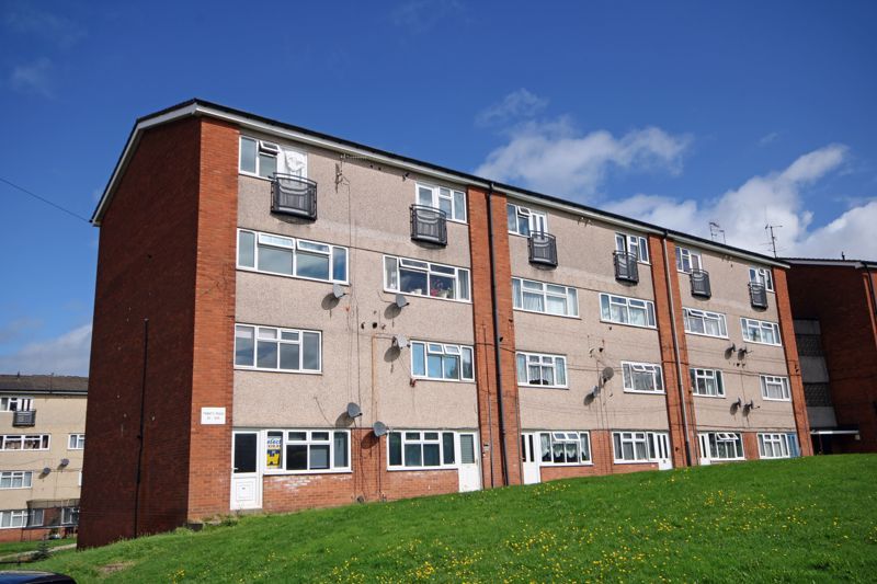 3 bed flat for sale in Trinity Road, Amblecote, Stourbridge DY8, £120,000
