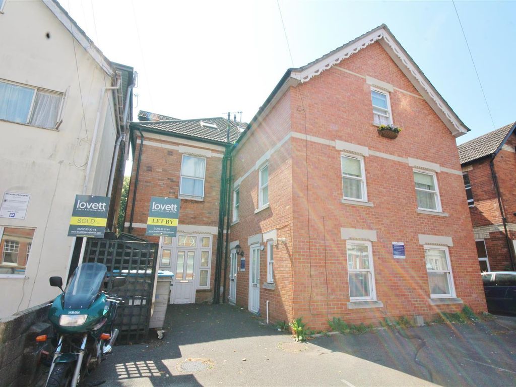 2 bed maisonette for sale in Cecil Road, Boscombe, Bournemouth BH5, £175,000
