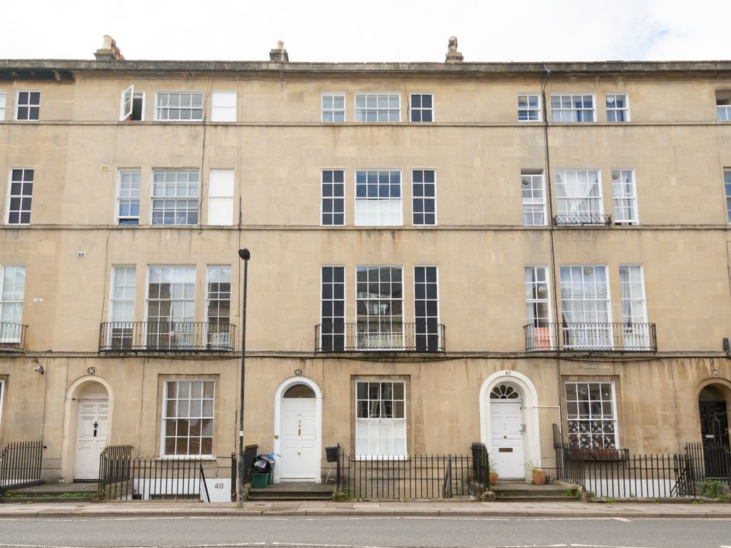 1 bed flat for sale in Bathwick Street, Bath BA2, £240,000