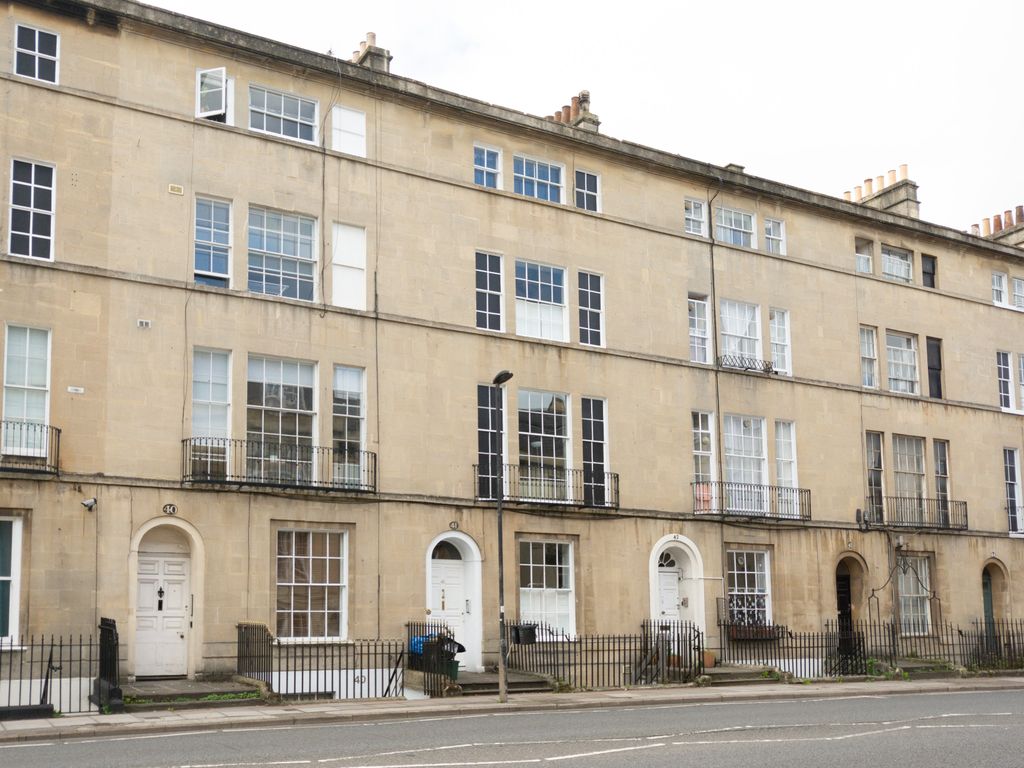 1 bed flat for sale in Bathwick Street, Bath BA2, £240,000