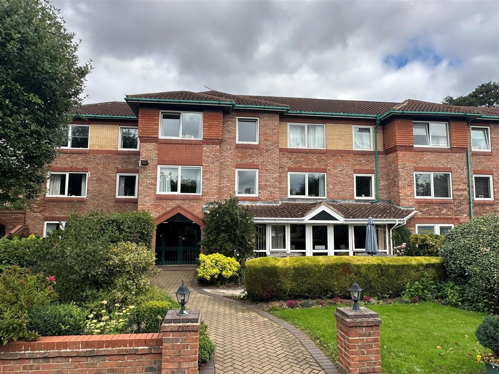 1 bed flat for sale in Danesmead Close, York YO10, £95,000
