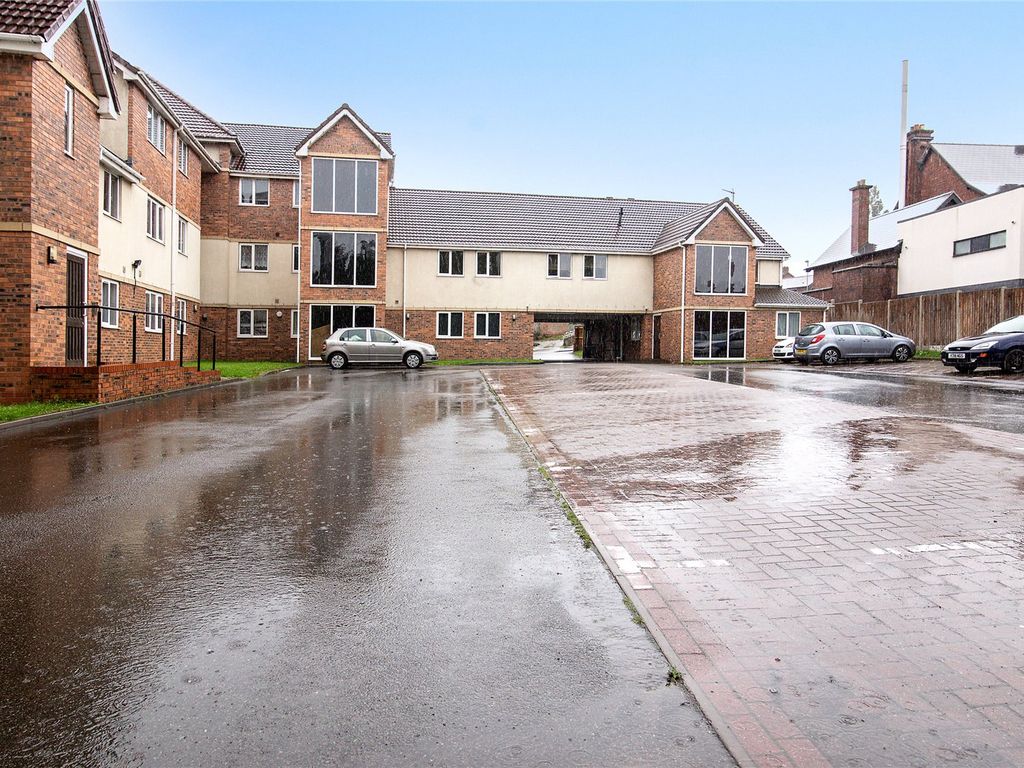 2 bed flat for sale in Londonderry Lane, Smethwick B67, £150,000