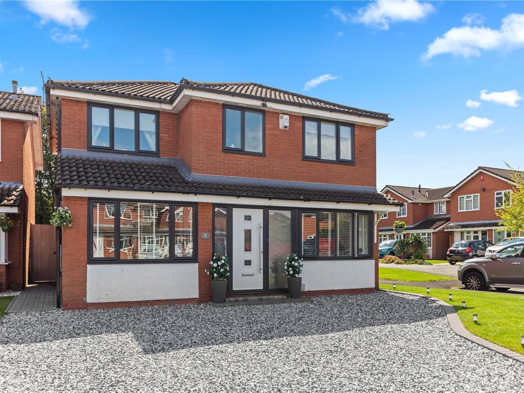 5 bed detached house for sale in Ardleigh Close, Crewe CW1, £300,000