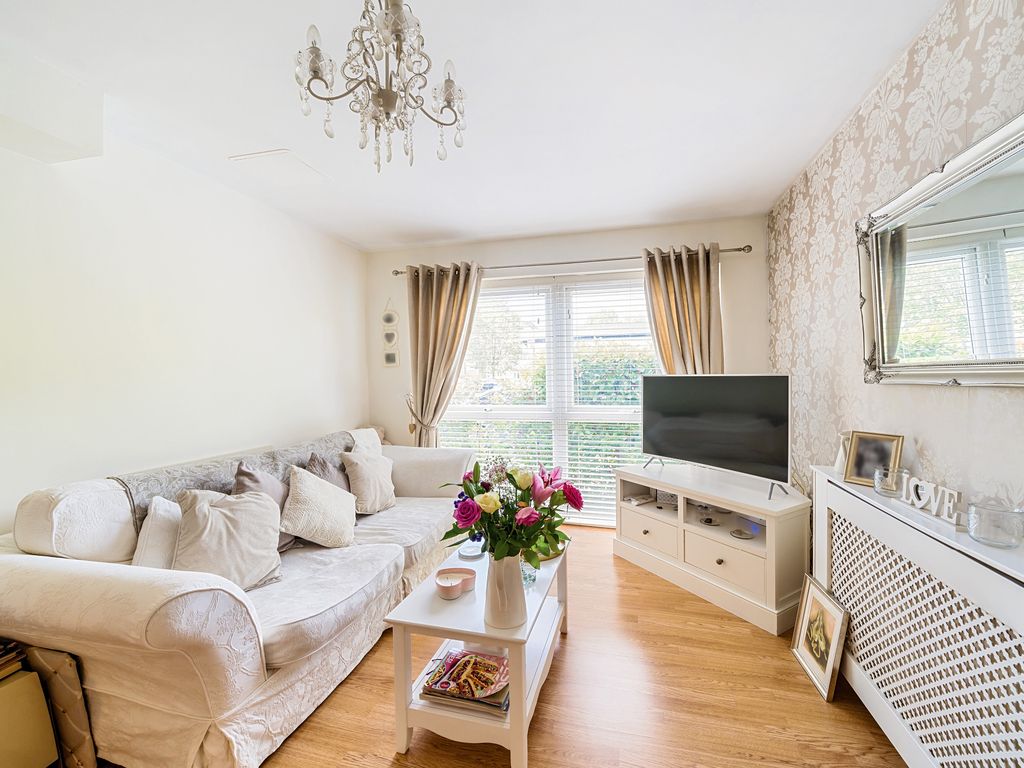1 bed flat for sale in Turin House, Venice Avenue, Watford WD18, £125,000