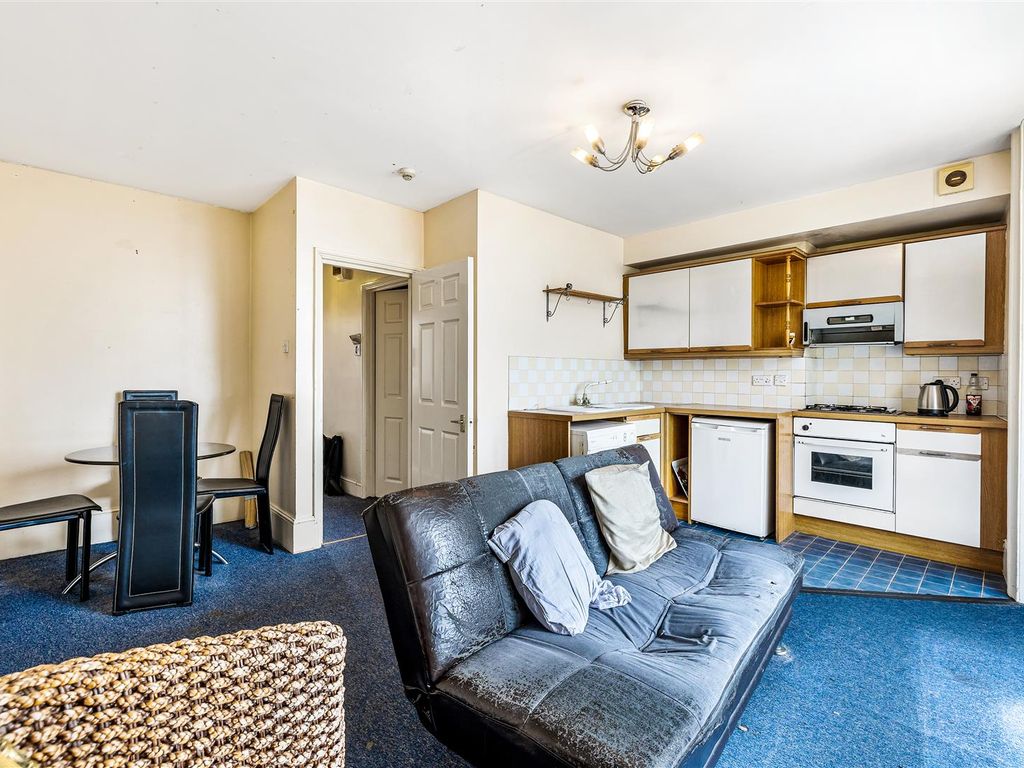 1 bed flat for sale in Norfolk Square, Brighton BN1, £140,000