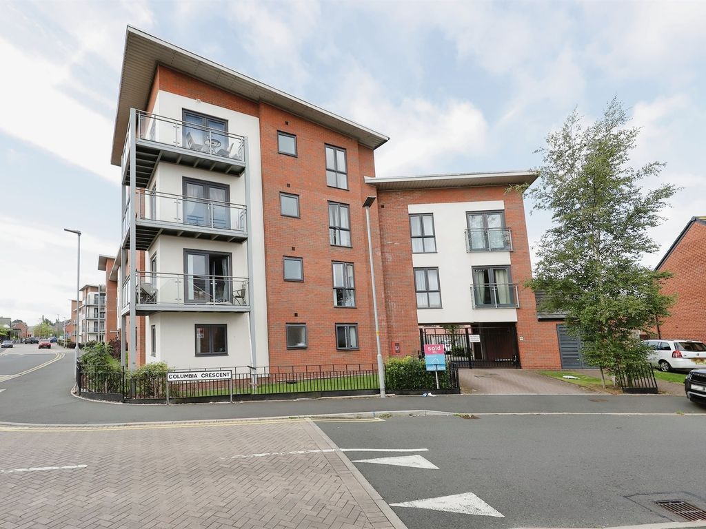 2 bed flat for sale in Columbia Crescent, Oxley, Wolverhampton WV10, £135,000