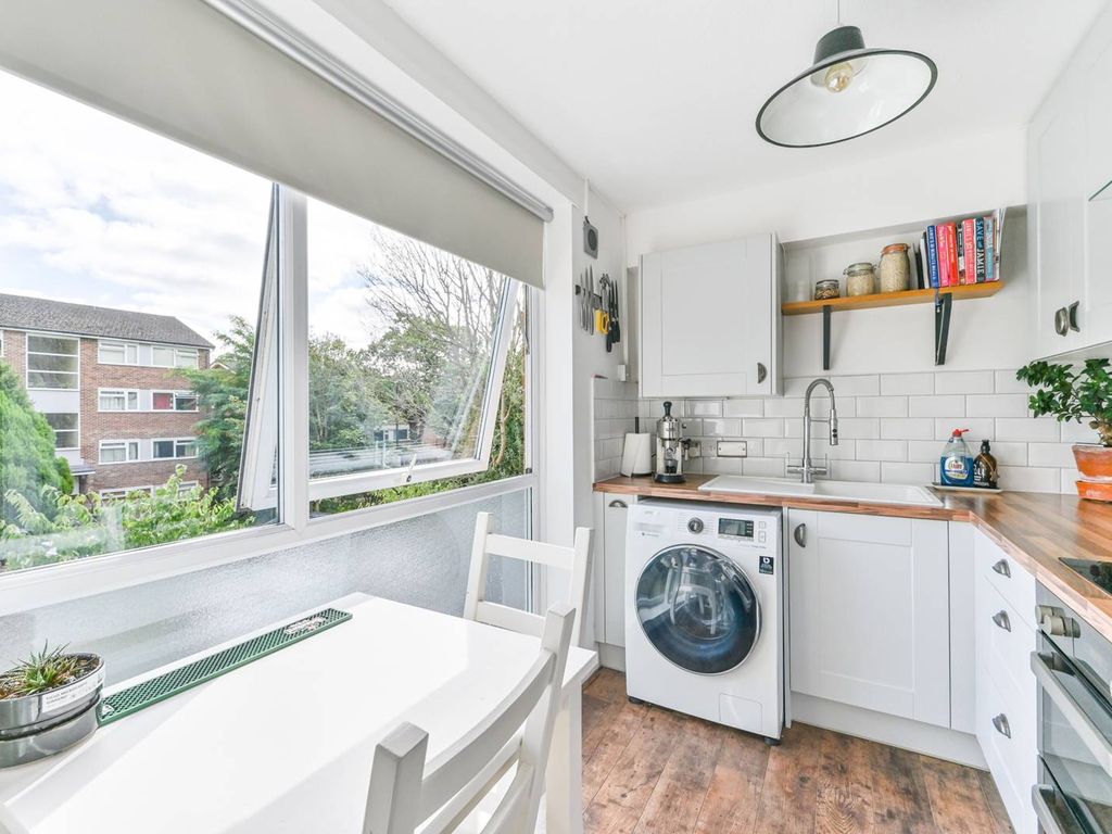 1 bed flat for sale in Auckland Road, Crystal Palace, London SE19, £275,000