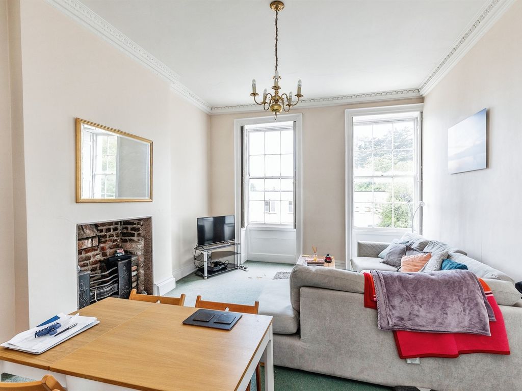 2 bed flat for sale in Clifton Road, Clifton, Bristol BS8, £335,000