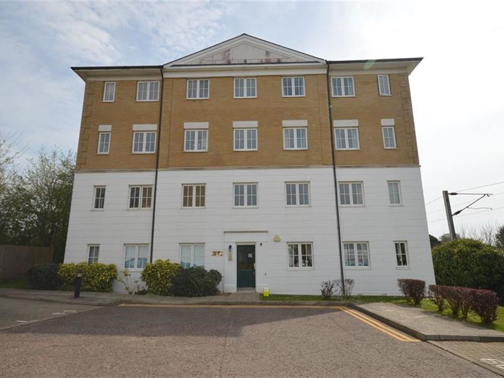 2 bed flat for sale in The Yard, Braintree CM7, £180,000