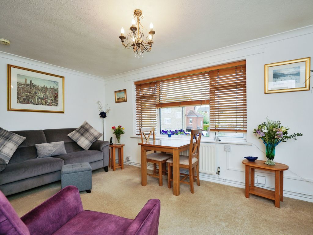 2 bed flat for sale in Turpington Lane, Bromley, Kent BR2, £320,000