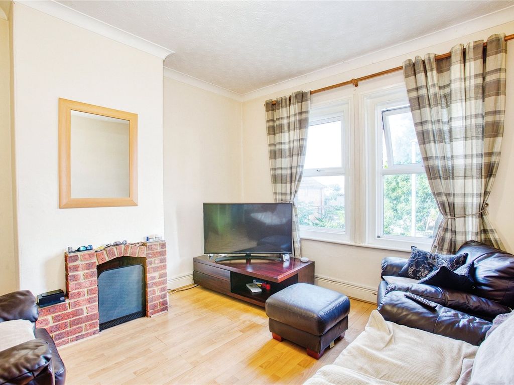 4 bed flat for sale in St. Michaels Avenue, Yeovil BA21, £275,000