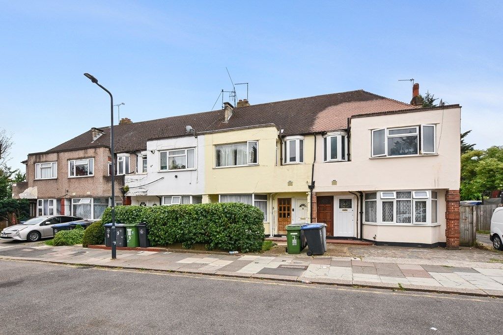 2 bed maisonette for sale in Brendon Avenue, London NW10, £299,950