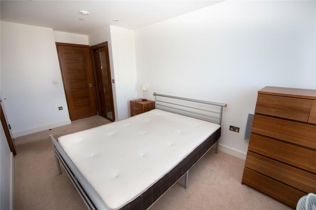 1 bed flat for sale in Bedford Street, Leeds LS1, £145,000