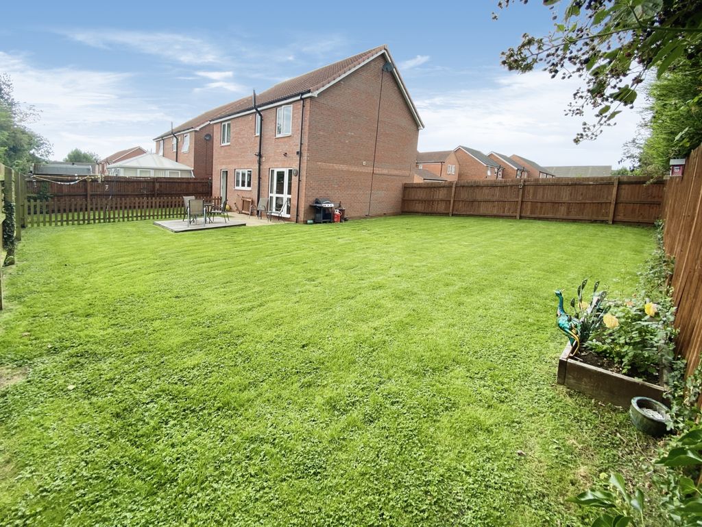 4 bed detached house for sale in Mallard Way, Market Rasen LN8, £315,000