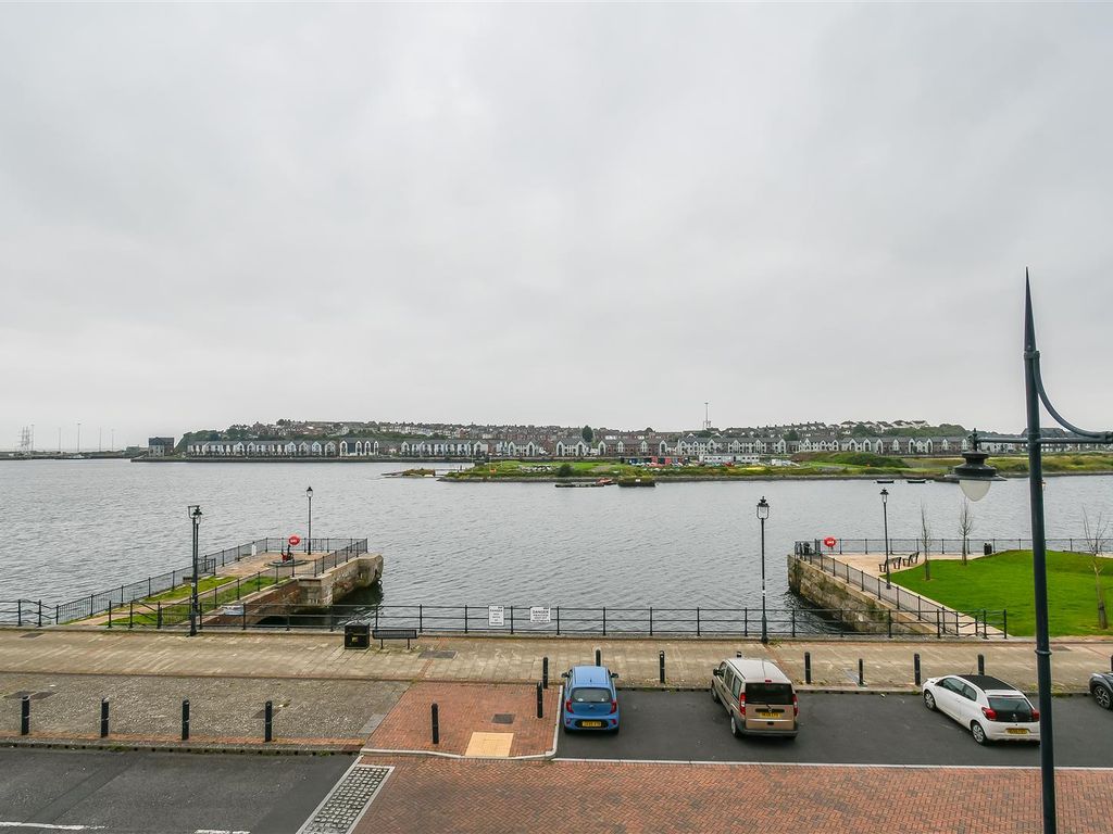 1 bed flat for sale in Cei Tir Y Castell, Barry CF63, £132,500