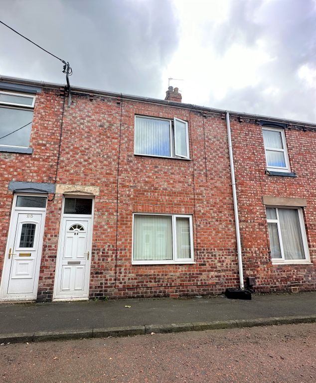 3 bed flat for sale in Queen Street, Birtley, Tyne And Wear DH3, £85,000