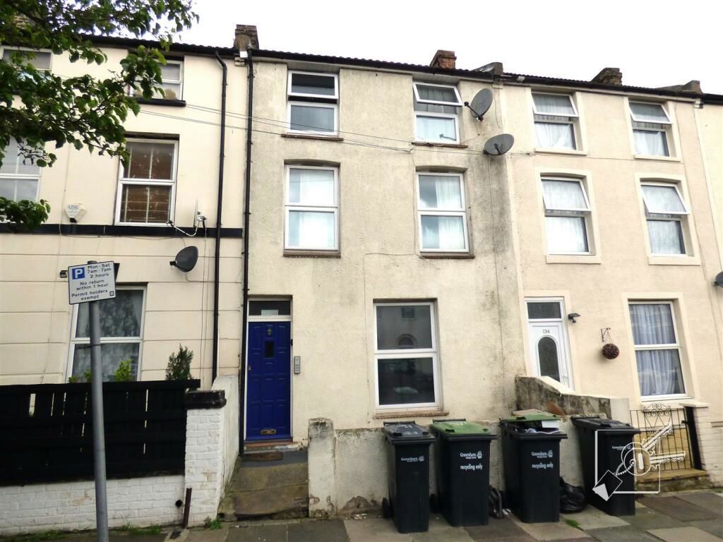 1 bed flat for sale in Wellington Street, Gravesend DA12, £85,000
