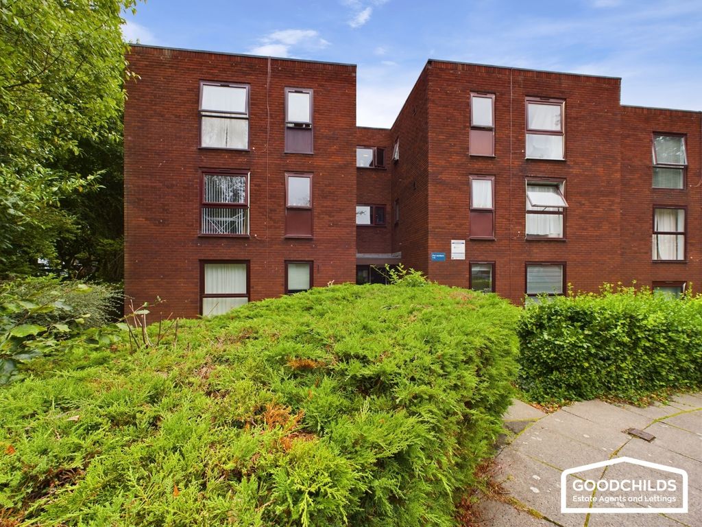 2 bed flat for sale in Canute Close, Walsall WS1, £100,000