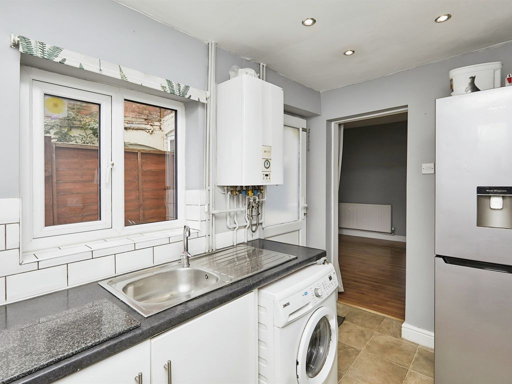 2 bed terraced house for sale in King Street, Burton-On-Trent DE14, £104,000
