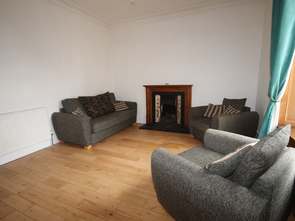 2 bed flat for sale in Strait Path, Banff AB45, £50,000