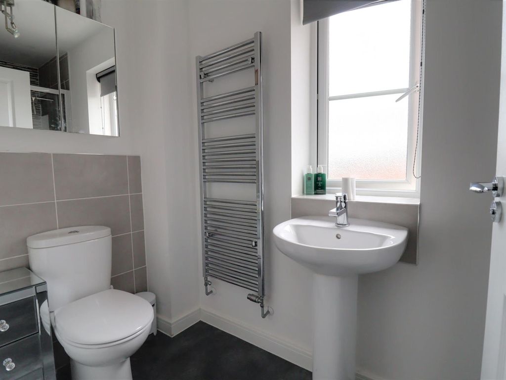 3 bed detached house for sale in Buckley Avenue, Wistaston, Crewe CW2, £164,250