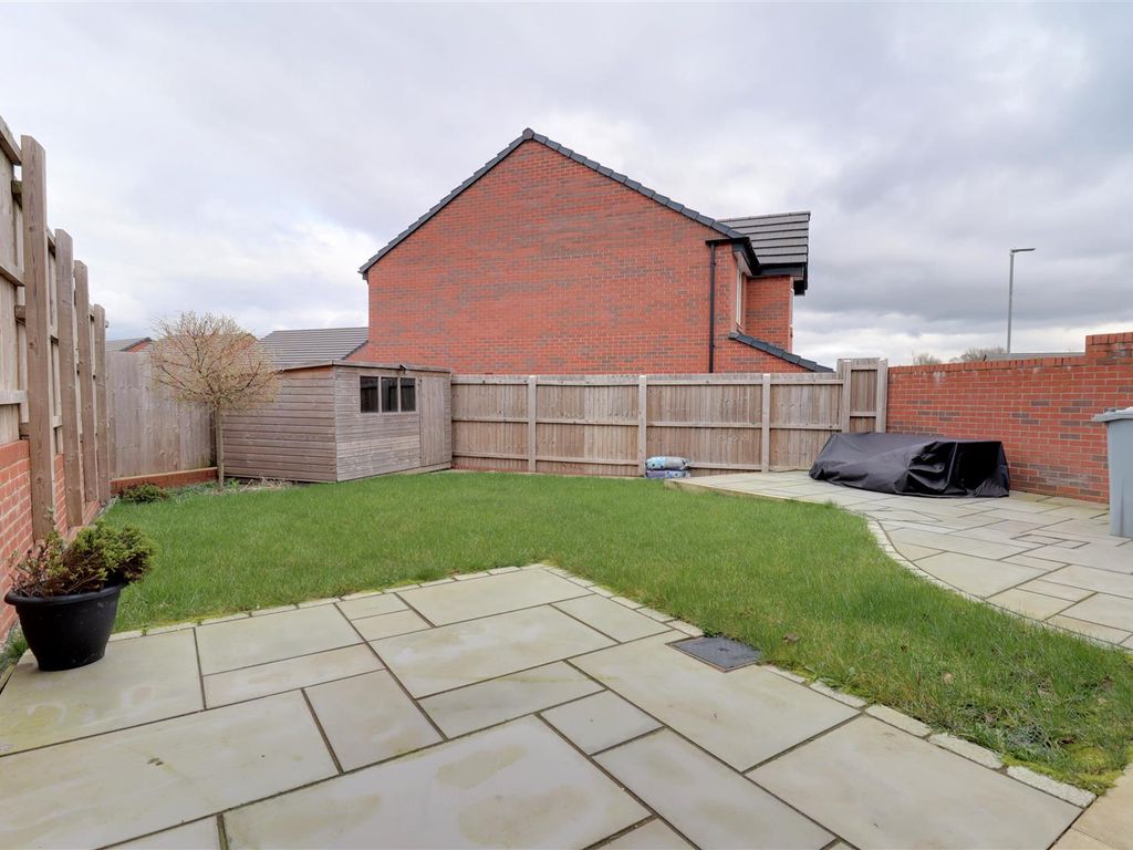 3 bed detached house for sale in Buckley Avenue, Wistaston, Crewe CW2, £164,250