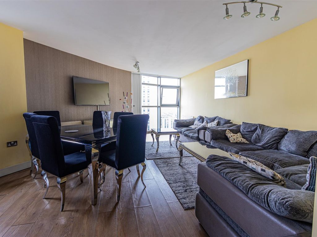 2 bed flat for sale in Bute Terrace, Cardiff CF10, £210,000