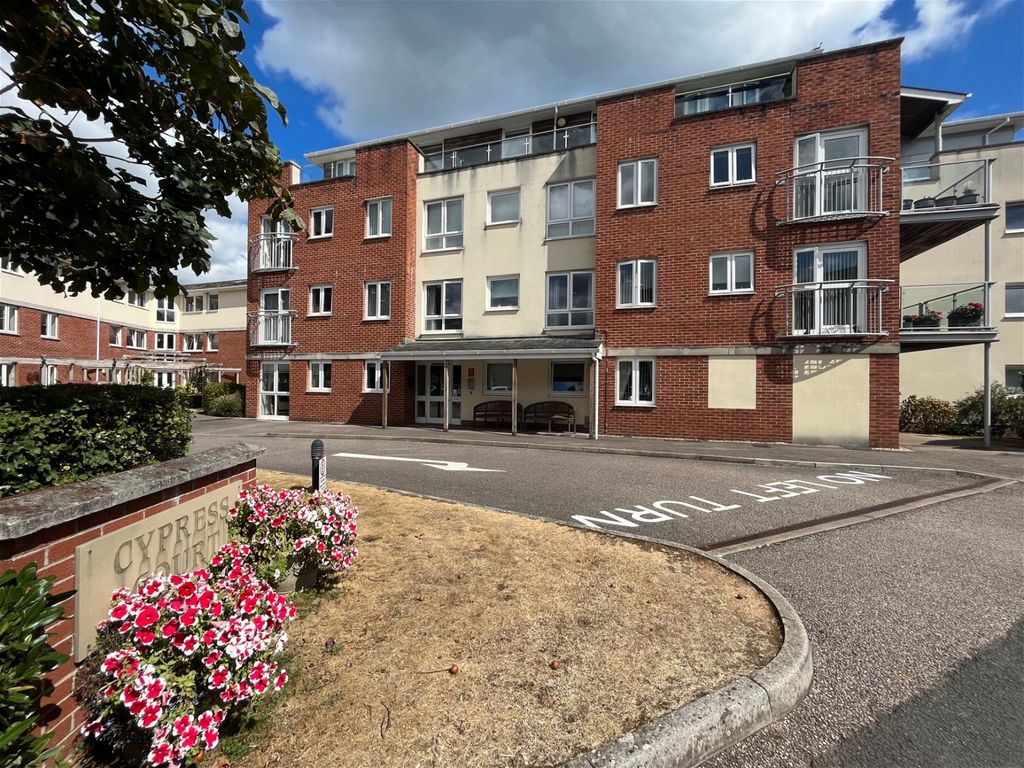 1 bed flat for sale in Fisher Street, Paignton TQ4, £127,000