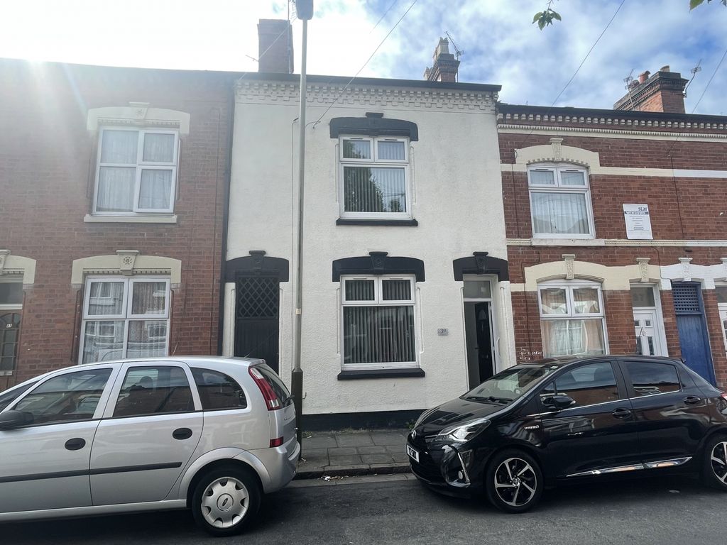 4 bed terraced house for sale in Earl Howe Street, Leicester LE2, £265,000