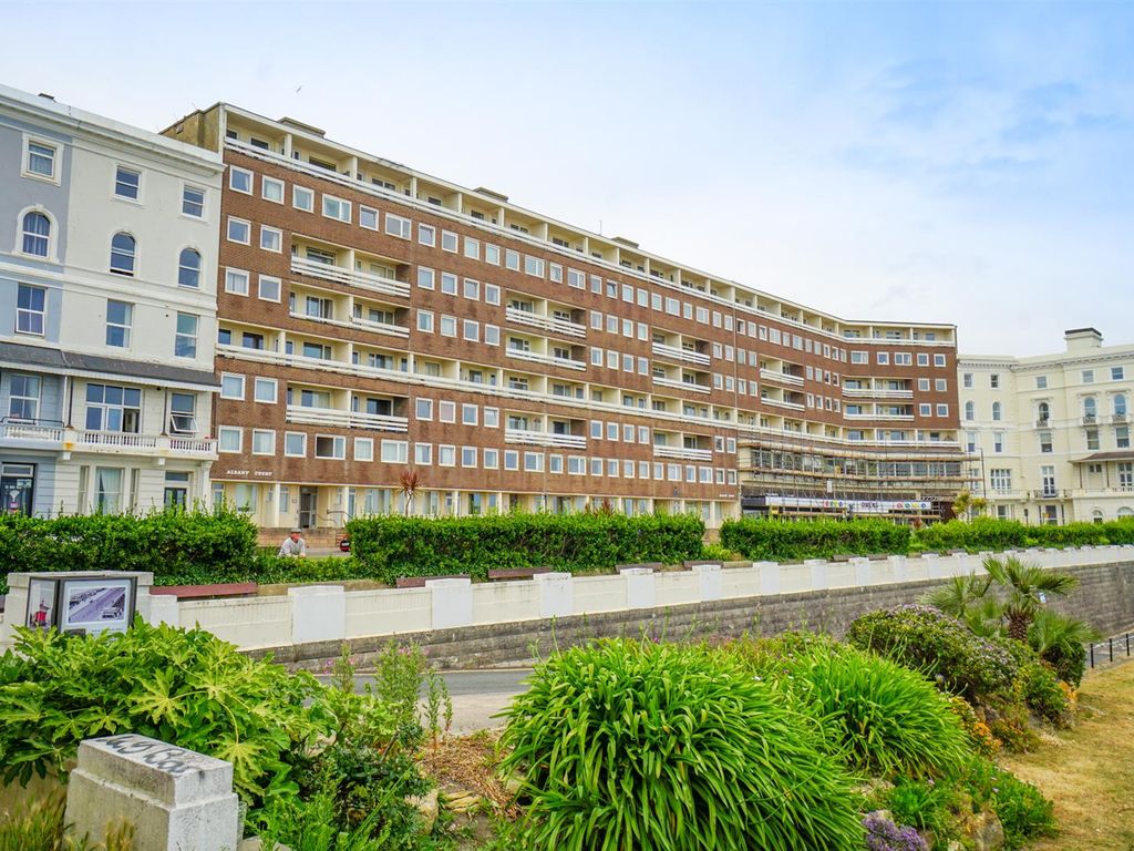 2 bed flat for sale in Robertson Terrace, Hastings TN34, £140,000