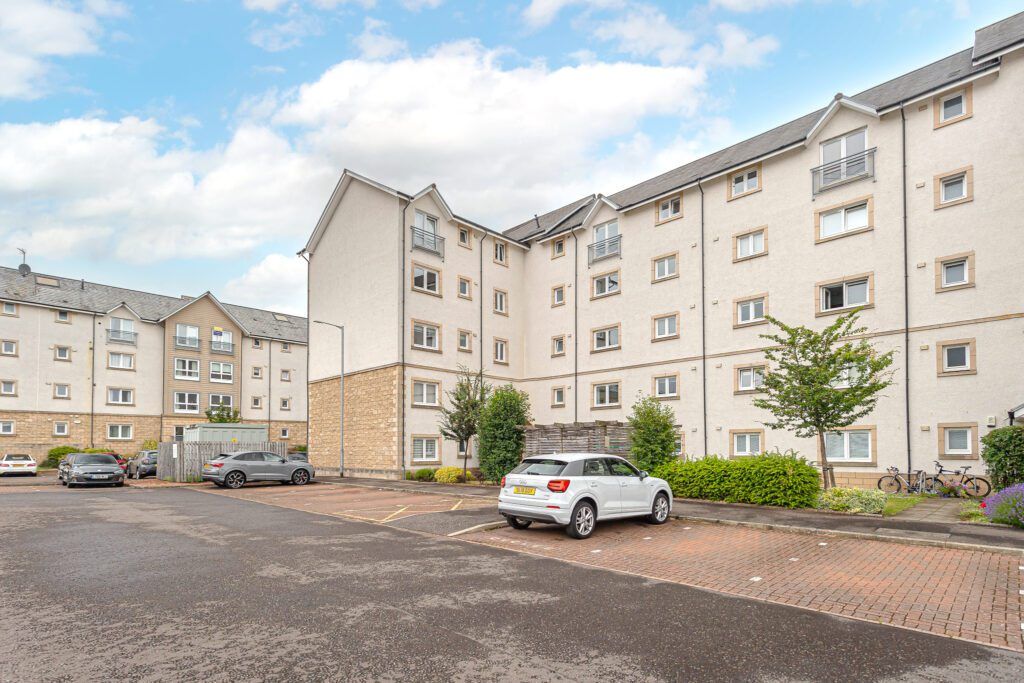1 bed flat for sale in Old Harbour Square, Riveride, Stirling FK8, £145,000