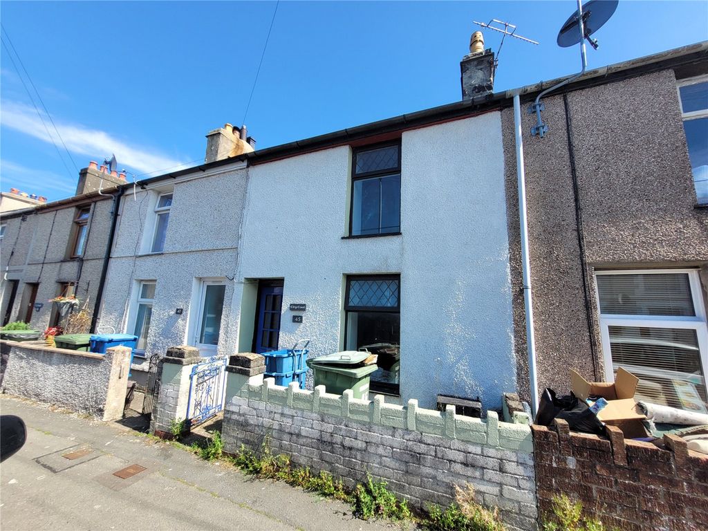 2 bed terraced house for sale in High Street, Penygroes, Caernarfon, Gwynedd LL54, £95,000