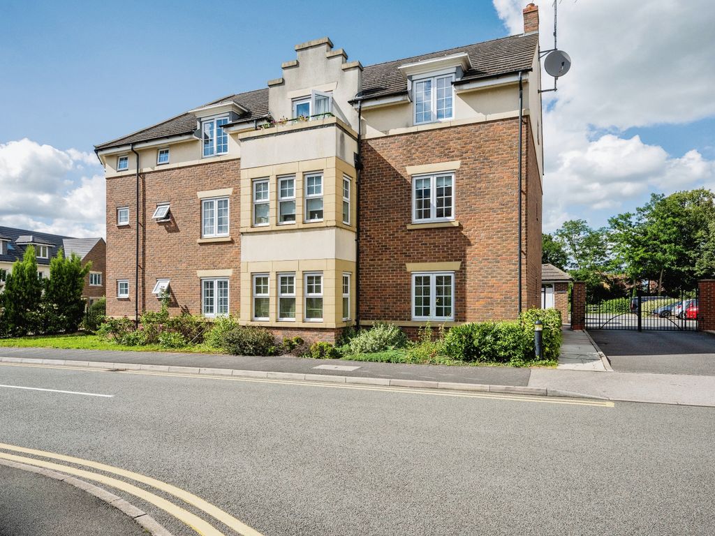 2 bed flat for sale in The Hawthorns, Flitwick, Bedford, Bedfordshire MK45, £225,000