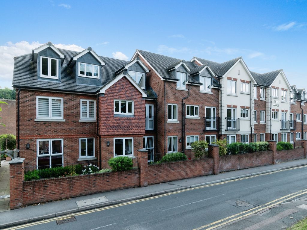 2 bed flat for sale in 2 Stafford Road, Caterham CR3, £230,000
