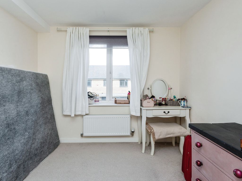 2 bed terraced house for sale in Selkirk Drive, Oakridge Park, Milton Keynes, Buckinghamshire MK14, £275,000